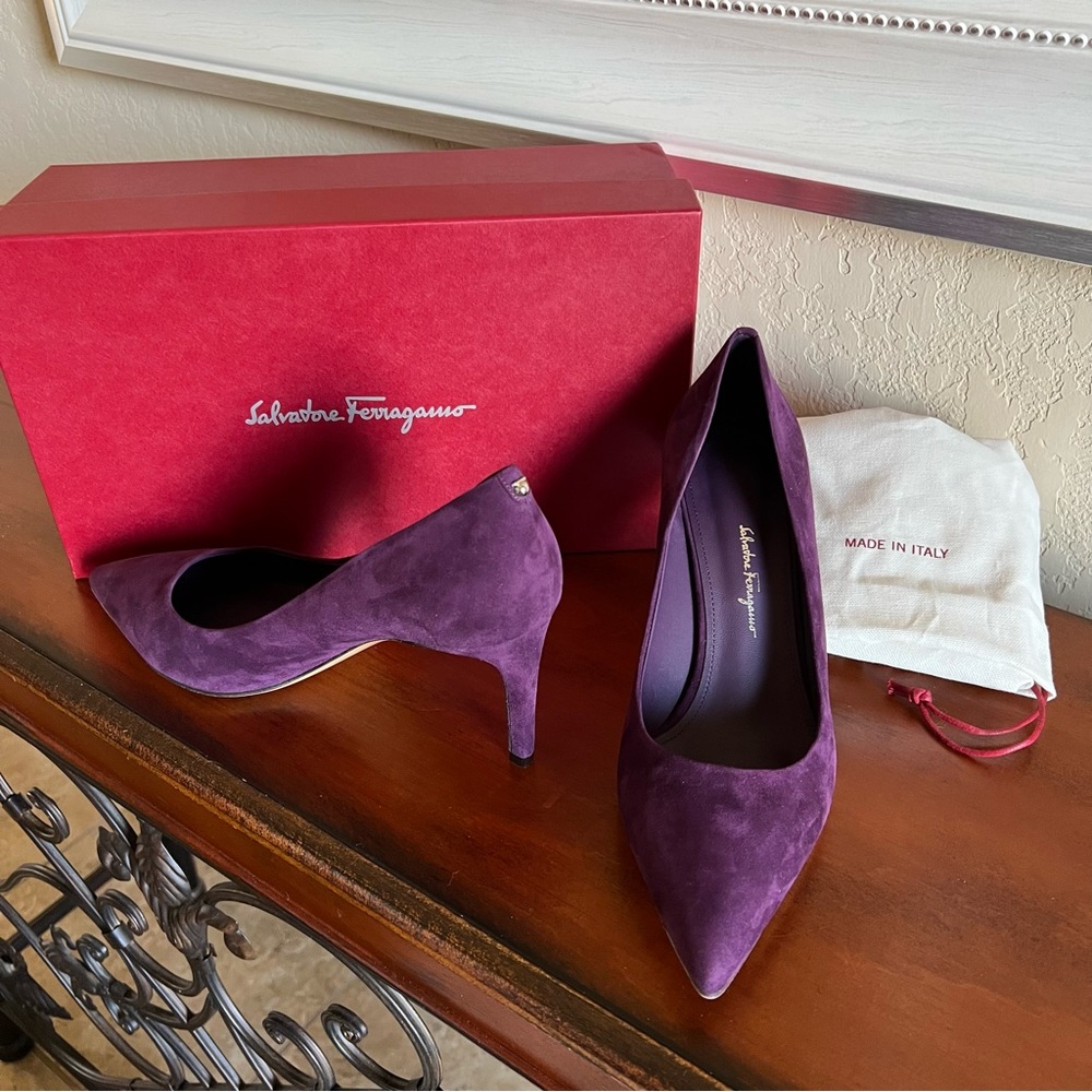 Salvatore Ferragamo Women's Pumps Size 8.5